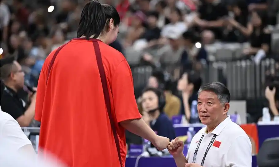 中国队碾压印度队，桃田贤斗点燃赛场