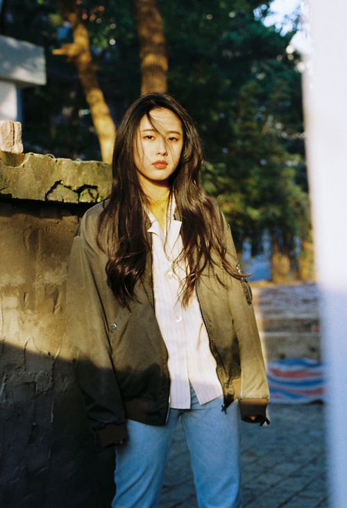 绿茵场与硬木地板的交响，西甲国家德比与太阳争冠战的激情碰撞