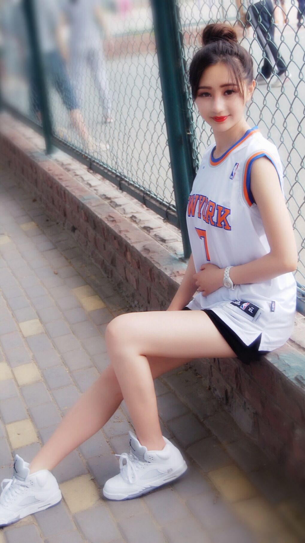 开云体育登录-旧王退位与新王登基的双重奏，从鏖战威尔士到接管欧冠的世代更替